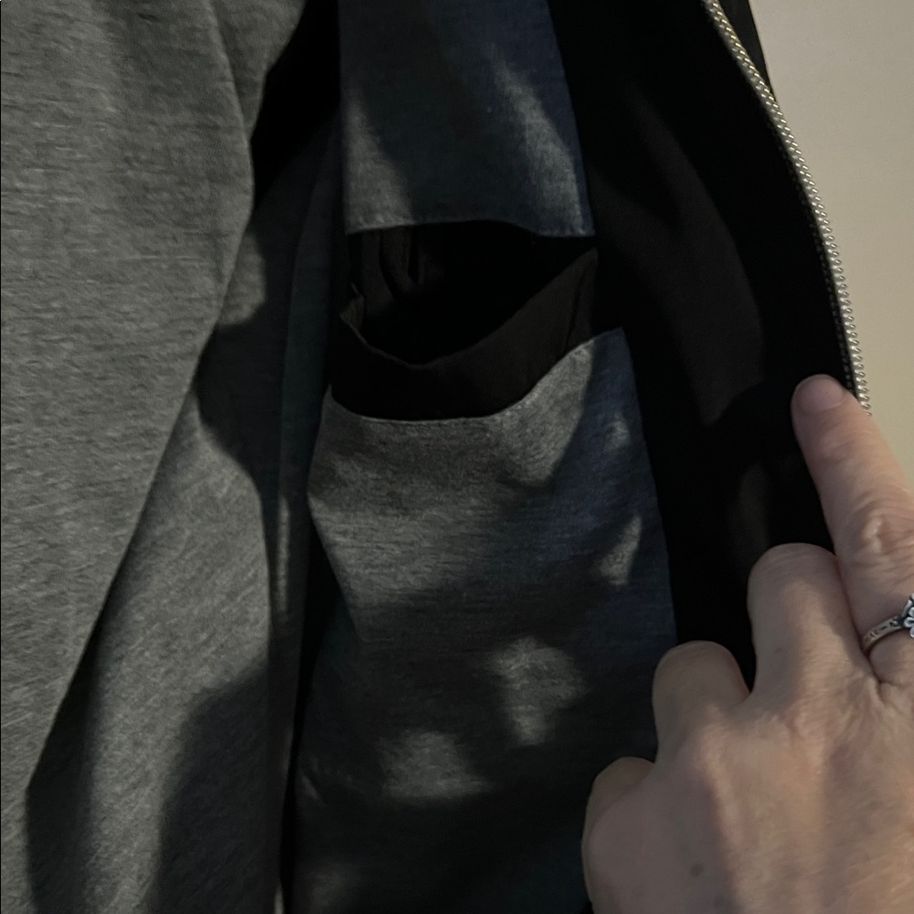 Stylish Black Windbreaker Jacket - image 6